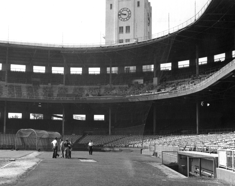 Los Angeles 1939 Wrigley Field 425 E. 42nd St. corner of Avalon Blvd. wm.jpg